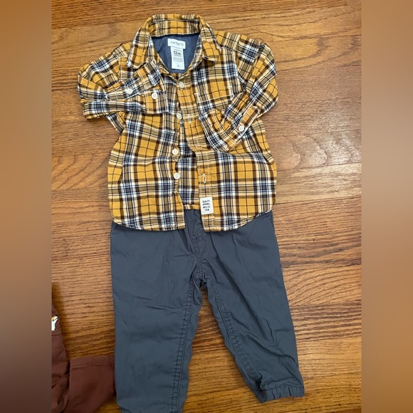 Lot of 4 item Carters 12m - Picture 11 of 13